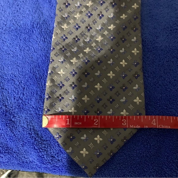 Louis Vuitton Tie - Picture 5 of 5